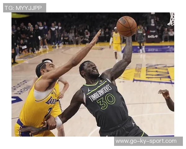 兰德尔直言球队防守失误严重下半场对手几乎狂轰百分